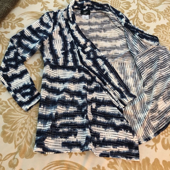 Libra Drapey Open Cardigan - Picture 4 of 11